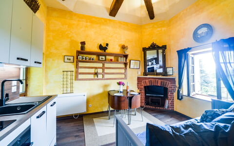 Le Pigeonnier: Bilderrahmen, Eigentum, Cabinetry, Blau, Spüle, Interior Design, Fenster, Küchengerät, Countertop, Die Architektur