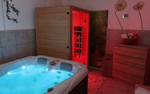 Laura: Wasser, Cabinetry, Interior Design, Holz, Flooring, Fussboden, Grundeigentum, Badewanne, Holzbeize