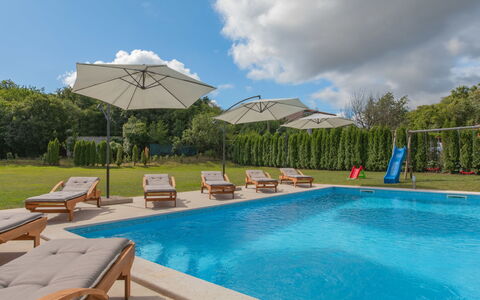 Dordana: Schwimmbad, Resort, Eigentum, Freizeit, Urlaub, Grundeigentum, Sommer, Eco Hotel, Haus, Sonnenliege