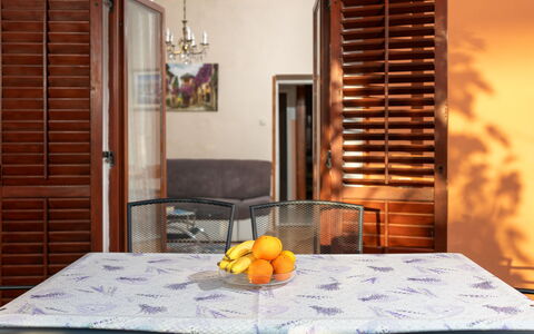 Marijana: Möbel, Holz, Interior Design, Flooring, Fussboden, Tabelle, Küche & Esszimmer Tisch, Stuhl, Esszimmer, Tür
