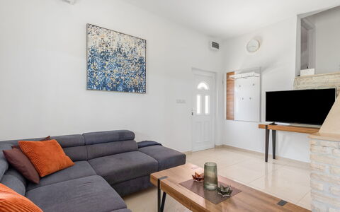 Kata: Tabelle, Eigentum, Möbel, Bilderrahmen, Couch, Beleuchtung, Holz, Interior Design, Flooring, Wohnzimmer