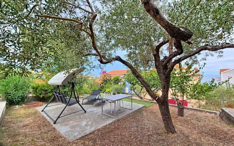 Ines: Abstellgleis, Garten, Hütte, Gartenmöbel, Schatten, Garten, Gartenbauten, Hinterhof, Landscaping, Hartholz