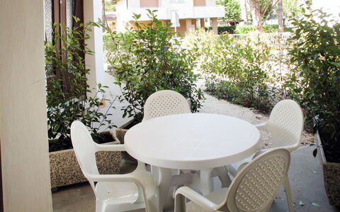 Villaggio Battiston: Eigentum, Weiss, Zimmer, Haus, Möbel, Tabelle, Gebäude, Interior Design, Zuhause, Grundeigentum