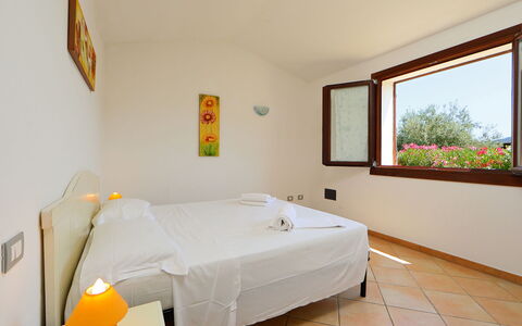 Ville San Pietro (Rei355): Schlafzimmer, Zimmer, Bett, Eigentum, Möbel, Bettdecke, Interior Design, Bettrahmen, Gebäude, Wand