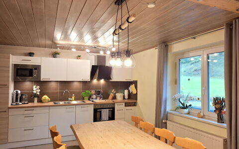 Bergfried: Interior Design, Möbel, Light Fixture, Flooring, Holz, Decke, Küche, Countertop, Fussboden, Küche & Esszimmer Tisch