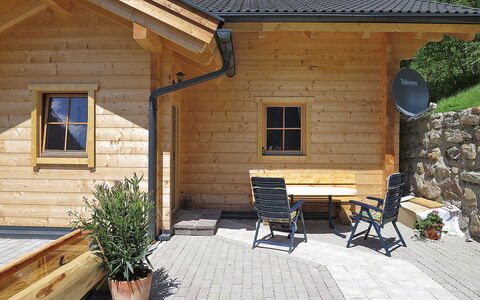 Waltl: Pflanze, Gebäude, Fenster, Blumentopf, Schatten, Holz, Haus, Interior Design, Baum, Hütte