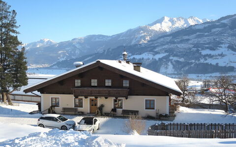 Kaprun 662: Schnee, Winter, Berg, Bergforms, Eigentum, Haus, Gebirge, Zuhause, Himmel, Bergstation