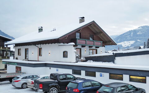 Apart Bergart: Schnee, Winter, Fahrzeug, Eigentum, Haus, Auto, Transport, \Stadt, Gebäude, Gebirge