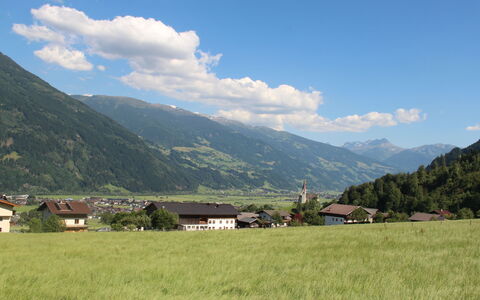 Nina: Himmel, Berg, Schnee, Wolke, Azurblau, Steigung, Natürliche Landschaft, Hochland, Sonnenlicht, Baum