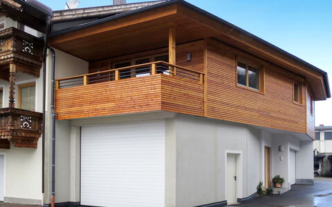 Nina: Himmel, Gebäude, Pflanze, Fenster, Holz, Nachbarschaft, Wohngebiet, Materialeigenschaft, Fassade