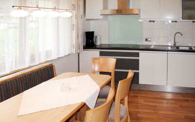 Eberharter 688.2: Zimmer, Eigentum, Möbel, Interior Design, Gebäude, Küche, Countertop, Fussboden, Haus, Cabinetry