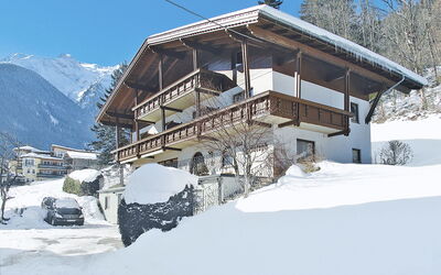 Finkenberg 602: Schnee, Winter, Eigentum, Berg, Bergstation, Gebirge, Haus, Geologisches Phänomen, Alpen, Steigung