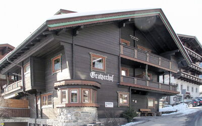 Finkenberg 603: Gebäude, Eigentum, Haus, Die Architektur, Grundeigentum, Nachbarschaft, Fassade, Dach, Zuhause, Wohnung