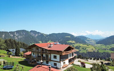 Wildschönau 663: Bergforms, Berg, Bergdorf, Bergstation, Gebirge, Himmel, Alpen, Eigentum, Natürliche Landschaft, \Stadt