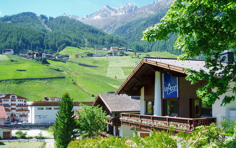 Sölden 622: Berg, Eigentum, Himmel, Pflanze, Gebäude, Grün, Natur, Natürliche Landschaft, Baum, Haus