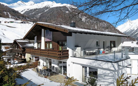 Sölden 622: Himmel, Schnee, Gebäude, Berg, Eigentum, Fenster, Baum, Haus, Steigung, Wolke