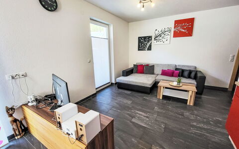 Tschiderer: Flooring, Interior Design, Fussboden, Holz, Möbel, Zimmer, Holzboden, Couch, Wohnzimmer, Decke