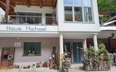 Michael: Armatur, Brausenstange, Duschkopf, Duschtür, Badezimmer, Dusche, Duschpaneel