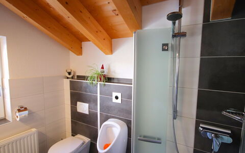 Bergblick: Armatur, Interior Design, Flooring, Badezimmer, Fussboden, Sinken, Bad Sink, Zapfhahn, Installation, Zuhause