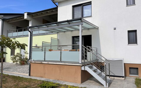Donnerskirchen 605: Pflanze, Gebäude, Eigentum, Fenster, Himmel, Haus, Holz, Grundstueck, Urban Design, Wohngebiet