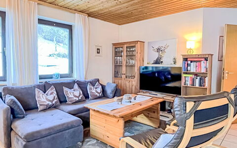 Todtnau 623: Möbel, Interior Design, Couch, Holz, Zimmer, Flooring, Wohnzimmer, Fussboden, Tabelle, Decke