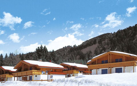 Sachrang 601: Schnee, Winter, Himmel, Berg, Wolke, Eigentum, Zuhause, Haus, Bergstation, Baum