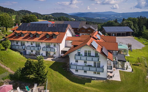 Heckenrose mit Badewelt und Sauna Inkl.: Zuhause, Estate, Villa
