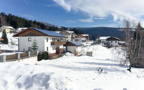 Irene: Wolke, Himmel, Schnee, Gebäude, Berg, Baum, Fenster, Steigung, Haus, Nachbarschaft