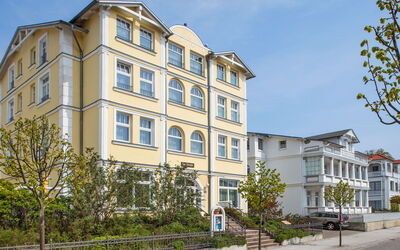 Ostseebad Sellin 617: Wohngebiet, Gebäude, Eigentum, Nachbarschaft, Die Architektur, Haus, Grundeigentum, Mischnutzung, Eigentumswohnung, Wohnung