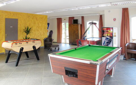 Crozon-Morgat 664: Billiard-Tisch, Billiard Raum, Möbel, Schwimmbad, Eigentum, Tabelle, Billard, Sportausrüstung