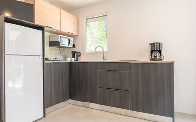 Le Mediterranée 628.9: Holz, Küche, Interior Design, Küchengerät, Countertop, Möbel, Flooring, Major Appliance, Cabinetry, Zimmer