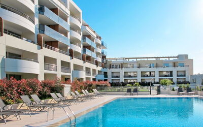 Cagnes-Sur-Mer 606: Gebäude, Resort, Eigentum, Wohnung, Mischnutzung, Grundeigentum, Eigentumswohnung, Schwimmbad, Hotel, Wohngebiet