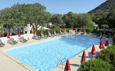 Porto Vecchio 661: Schwimmbad, Resort, Eigentum, Freizeit, \Stadt, Ferienort, Urlaub, Baum, Tourismus, Grundeigentum