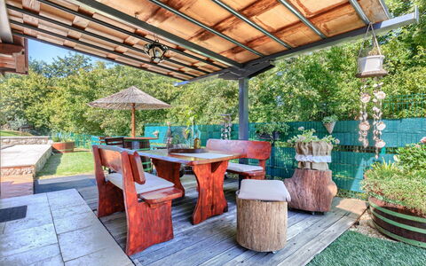 Viliam: Möbel, Gartenmöbel, Holz, Tabelle, Tisch Im Freien, Stuhl, Garten, Schatten, Resort, Hinterhof