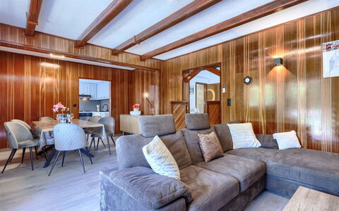 Lola: Interior Design, Flooring, Holz, Fussboden, Decke, Möbel, Couch, Wohnzimmer, Beleuchtung, Zimmer