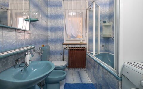 Lola: Spiegel, Zapfhahn, Sinken, Armatur, Eigentum, Bad Sink, Blau, Azurblau, Badezimmer, Lila