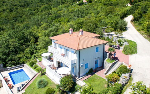 Mošćenička Draga 613: Luftaufnahmen, Eigentum, Haus, Vogelperspektive, Grundeigentum, Gebäude, Estate, Die Architektur, Fotografie, Dach