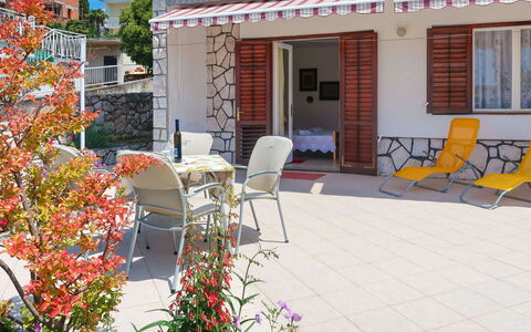 Manestar: Eigentum, Gebäude, Grundeigentum, Zuhause, Haus, Wohngebiet, Terrasse, Veranda, Blatt, Garten
