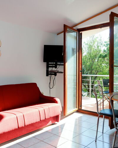 Lucija ( Kbg305) 608.1