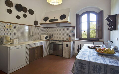Malmantile: Eigentum, Zimmer, Fliese, Fussboden, Interior Design, Möbel, Gebäude, Küche, Haus, Cabinetry