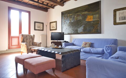 Ricavoli: Möbel, Zimmer, Eigentum, Wohnzimmer, Interior Design, Wand, Gebäude, Schlafzimmer, Bett, Decke