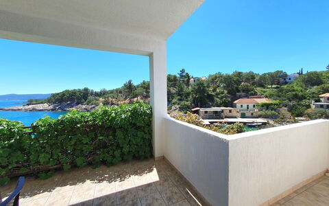 Hvar Kalober 616: Himmel, Tabelle, Möbel, Daytime, Eigentum, Pflanze, Berg, Azurblau, Stuhl, Natur