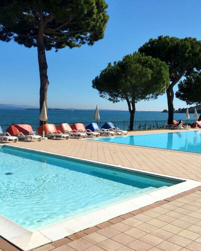 Front Lake Resort le Corti del Lago