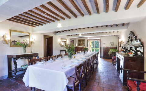 Villa Clara 20: Eigentum, Gebäude, Zimmer, Grundeigentum, Decke, Restaurant, Haus, Interior Design, Esszimmer, Möbel