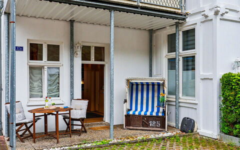 Bergstraße: Tür, Blumentopf, Veranda, Home Door, Zimmerpflanze, Formen, Farbe, Design, Balkon, Treppe