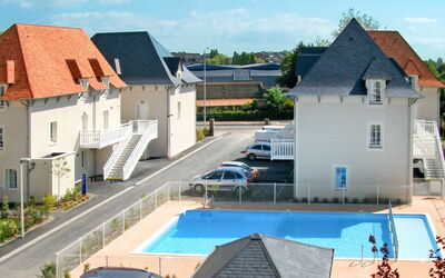 Cabourg 633: Wohngebiet, Eigentum, Haus, Gebäude, \Stadt, Dach, Die Architektur, Zuhause, Grundeigentum, Schwimmbad