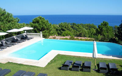 Solenzara 647: Eigentum, Schwimmbad, Haus, Gebäude, Grundeigentum, Resort, Villa, Gras, Estate, Urlaub