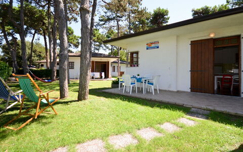 Borgo Veneziano: Eigentum, Haus, Gebäude, Zuhause, Grundeigentum, Garten, Hütte, Hinterhof, Gras, Zimmer