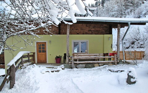 Mittersill 685: Schnee, Eigentum, Fenster, Gebäude, Pflanze, Baum, Tür, Hütte, Haus, Zweig