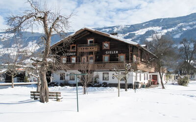 Zell am Ziller 684: Schnee, Winter, Eigentum, Berg, Zuhause, Himmel, Haus, Baum, Bergstation, Blockhaus